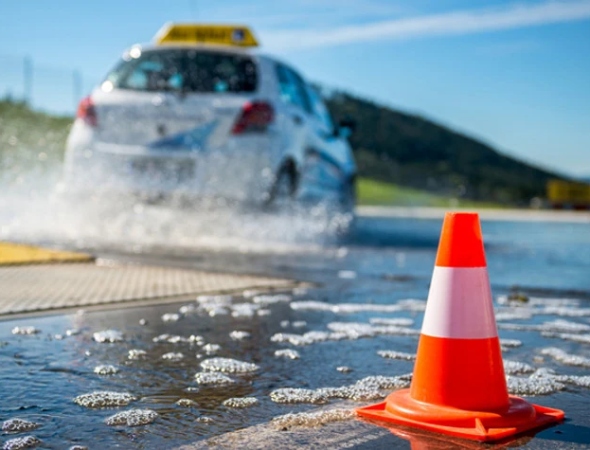 Стоимость и особенности обучения в автошколе в 2025 году